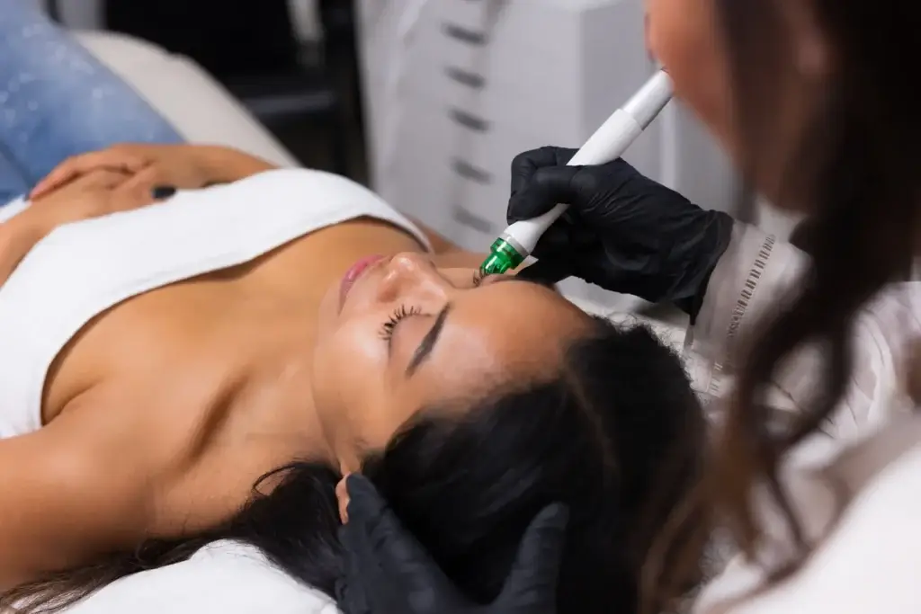 AquaFacial - Gesichtsbehandlung in Wien - Aurora Beauty Salon