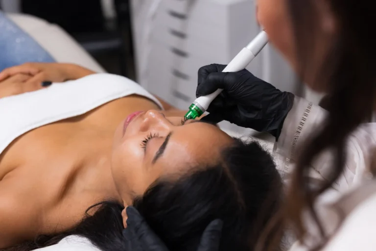AquaFacial bei Aurora im Beauty Salon Wien